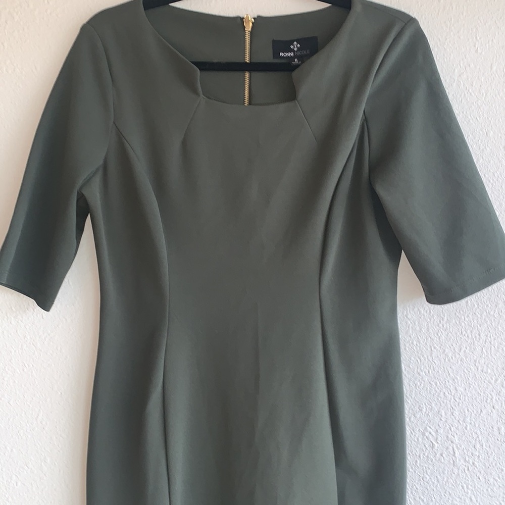 Dress - Picture 3 of 4